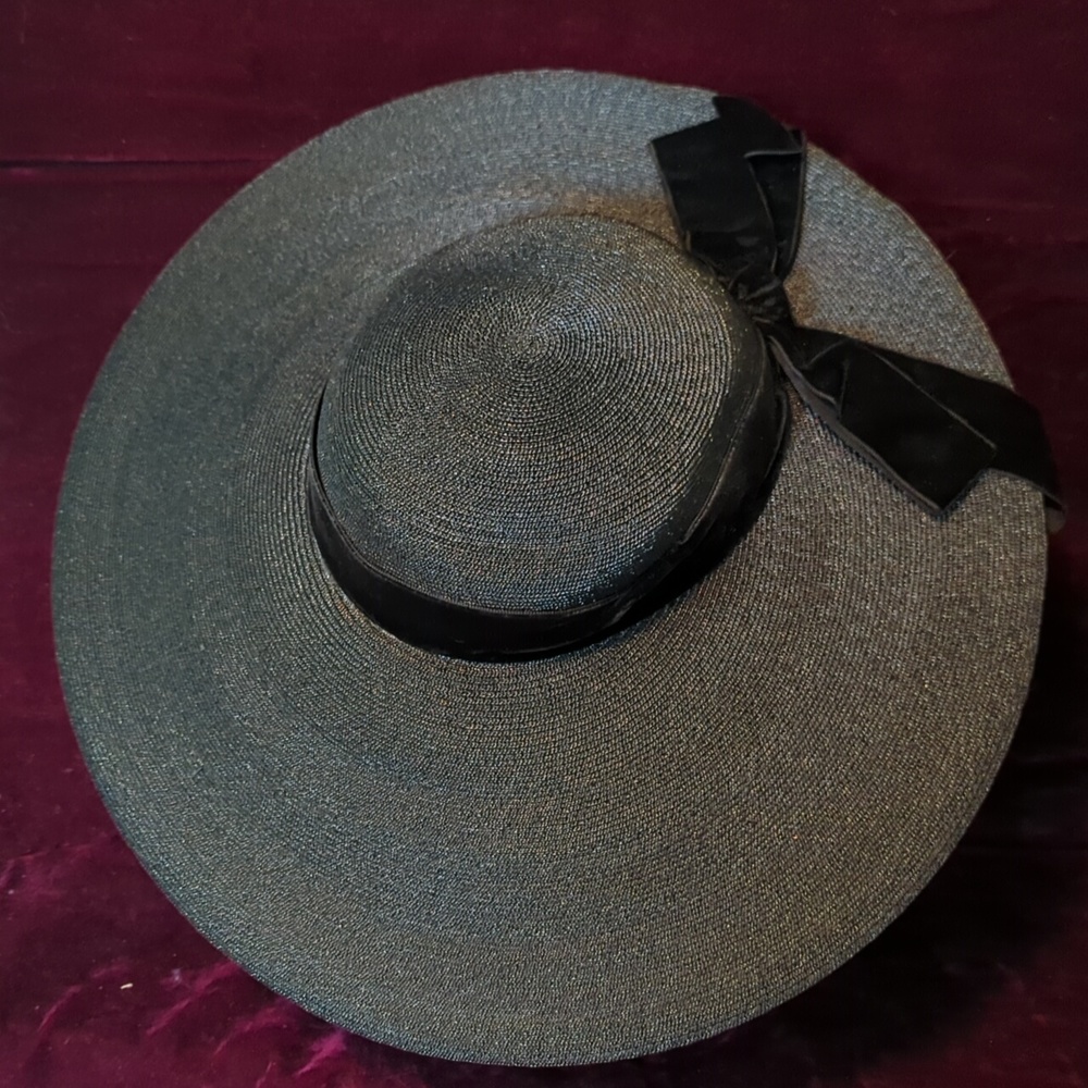 Elegant Black Wide-Brim Hat